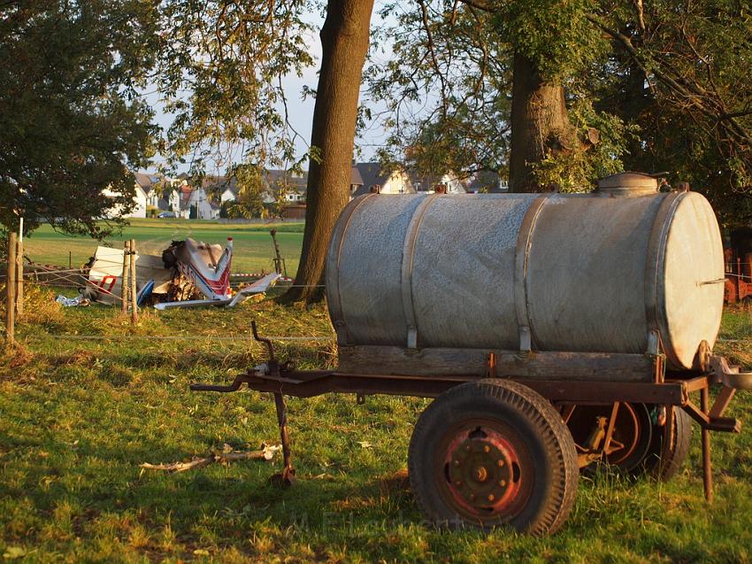 Kleinflugzeug abgestuerzt Sankt Augustin Meindorf P270.JPG